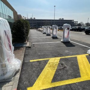 Nuovo Tesla Supercharger a Grugliasco Le Gru