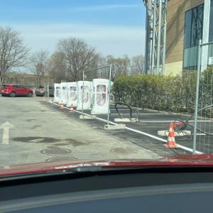 Nuovo Tesla Supercharger a Grugliasco Le Gru